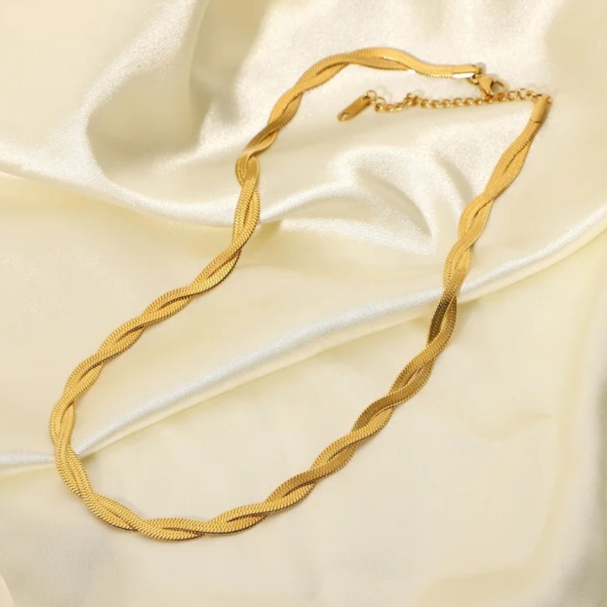 Intertwined Necklace