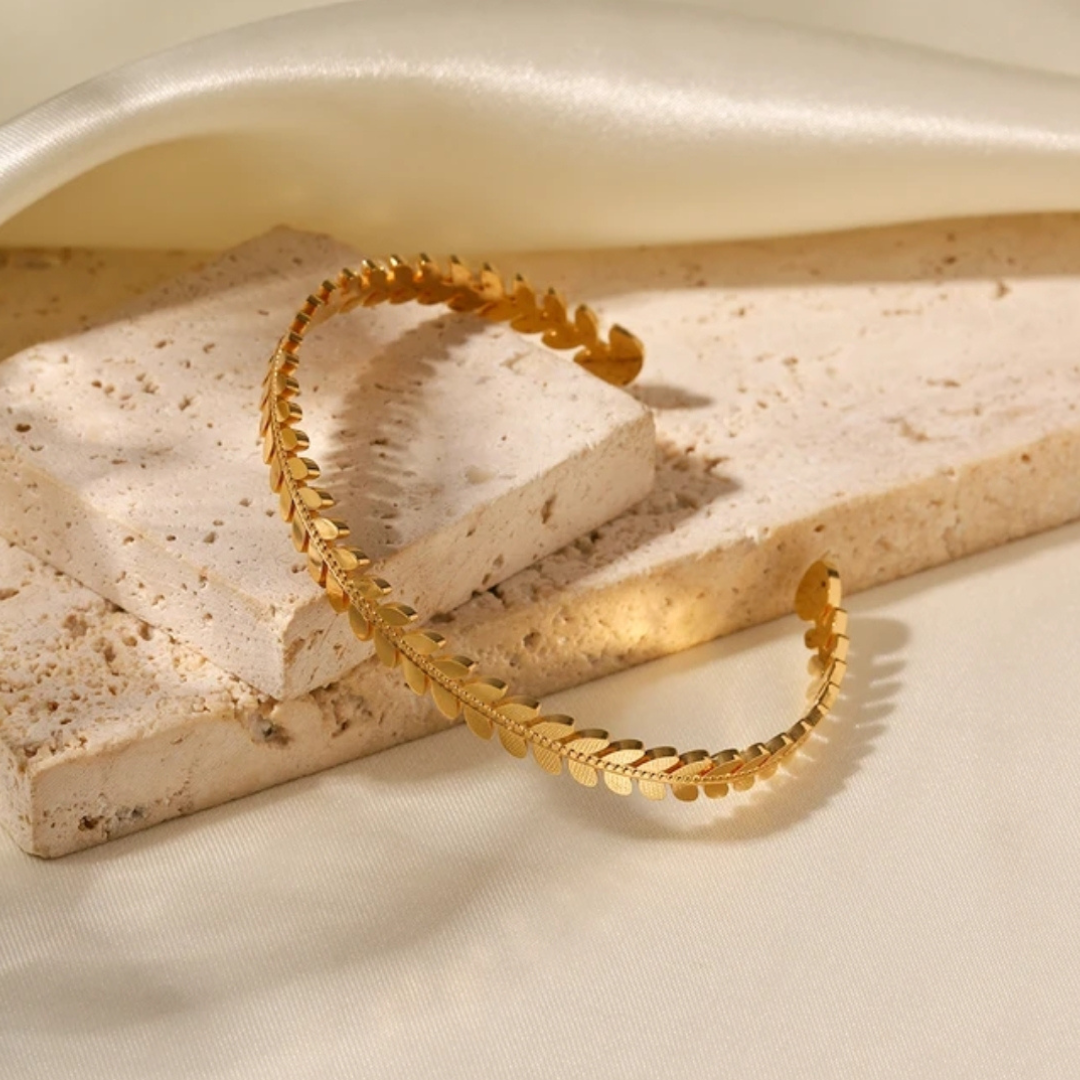 Leafy Cuff Bracelet ( Adjustable )