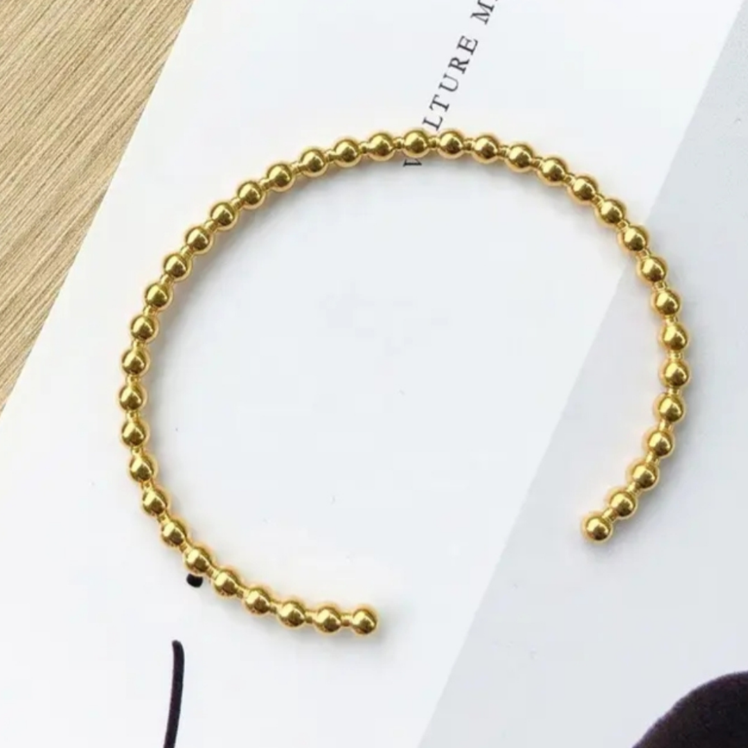 Curve Bead Bracelet ( Adjustable )