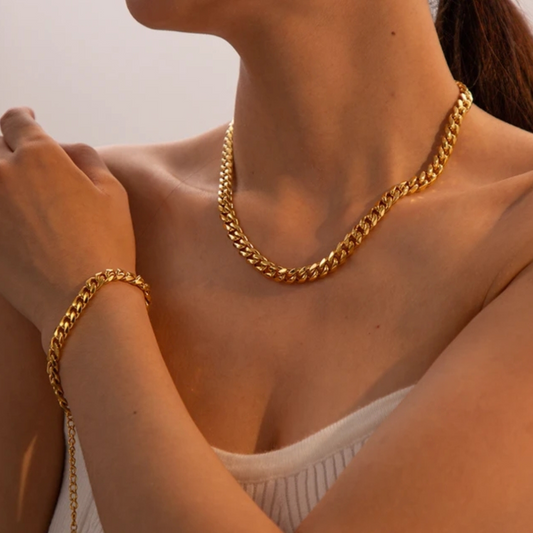 Bold Interlinked Necklace