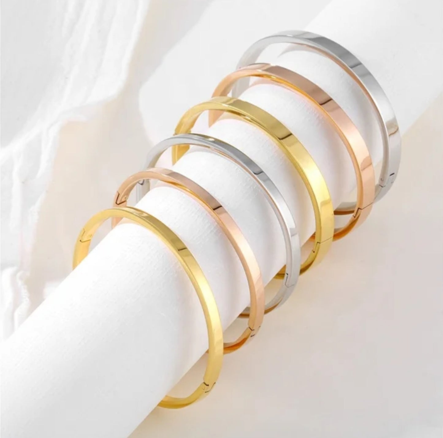 Solid Smooth Bangle Bracelet